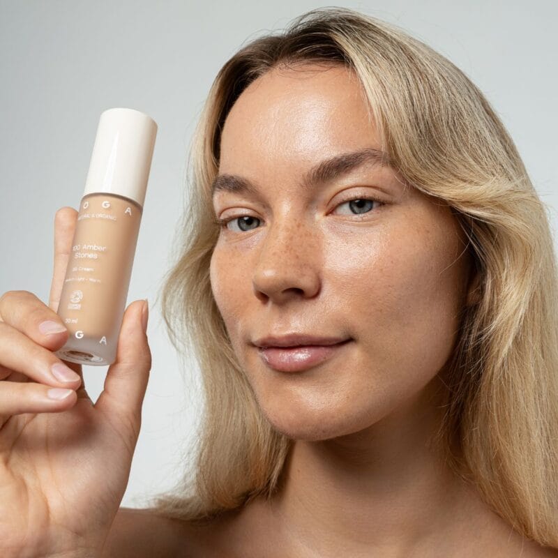 MAKEUP